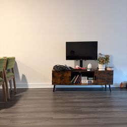 TV Stand for 55 Inch TV, Entertainment Center with Adjustable Shelf, 2 Cabinets, TV Console Table, Media Console, Solid Wood Feet, Cord Holes, for Liv