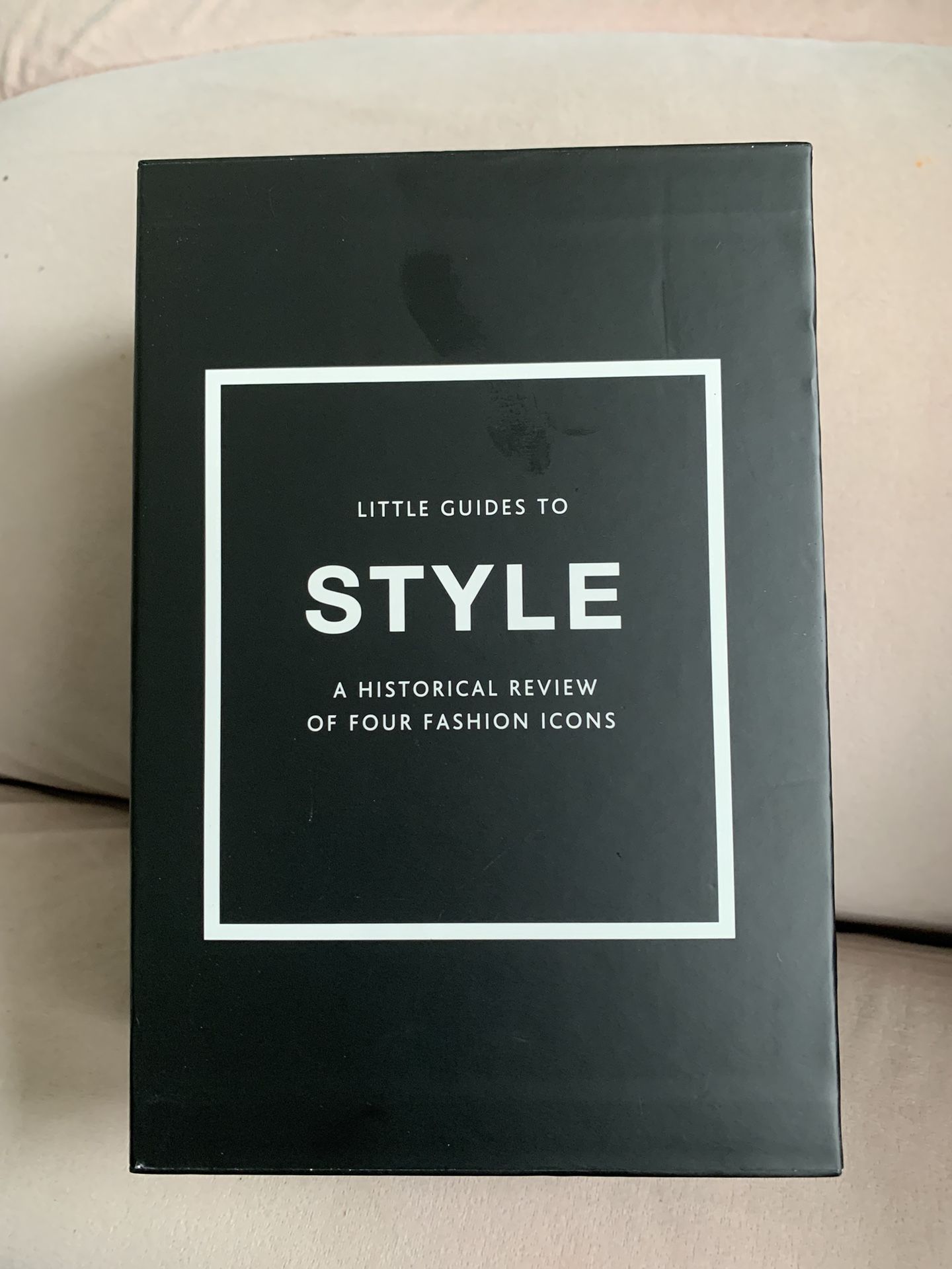 Luxury Designer Fashion Books : Little Guides to Style 