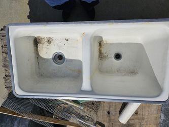 Cast-iron Porcelain Sink. $100 OBO