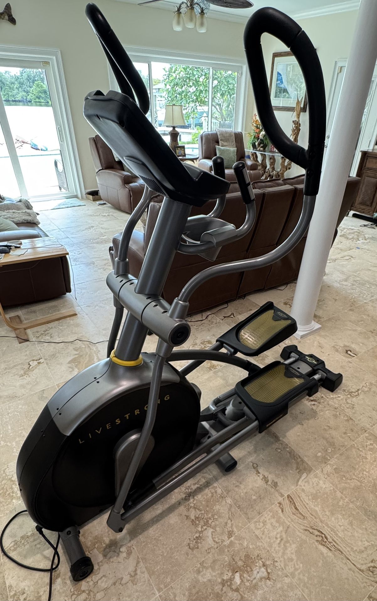 LiveStrong Elliptical 