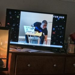 32 Inch Roku TV 