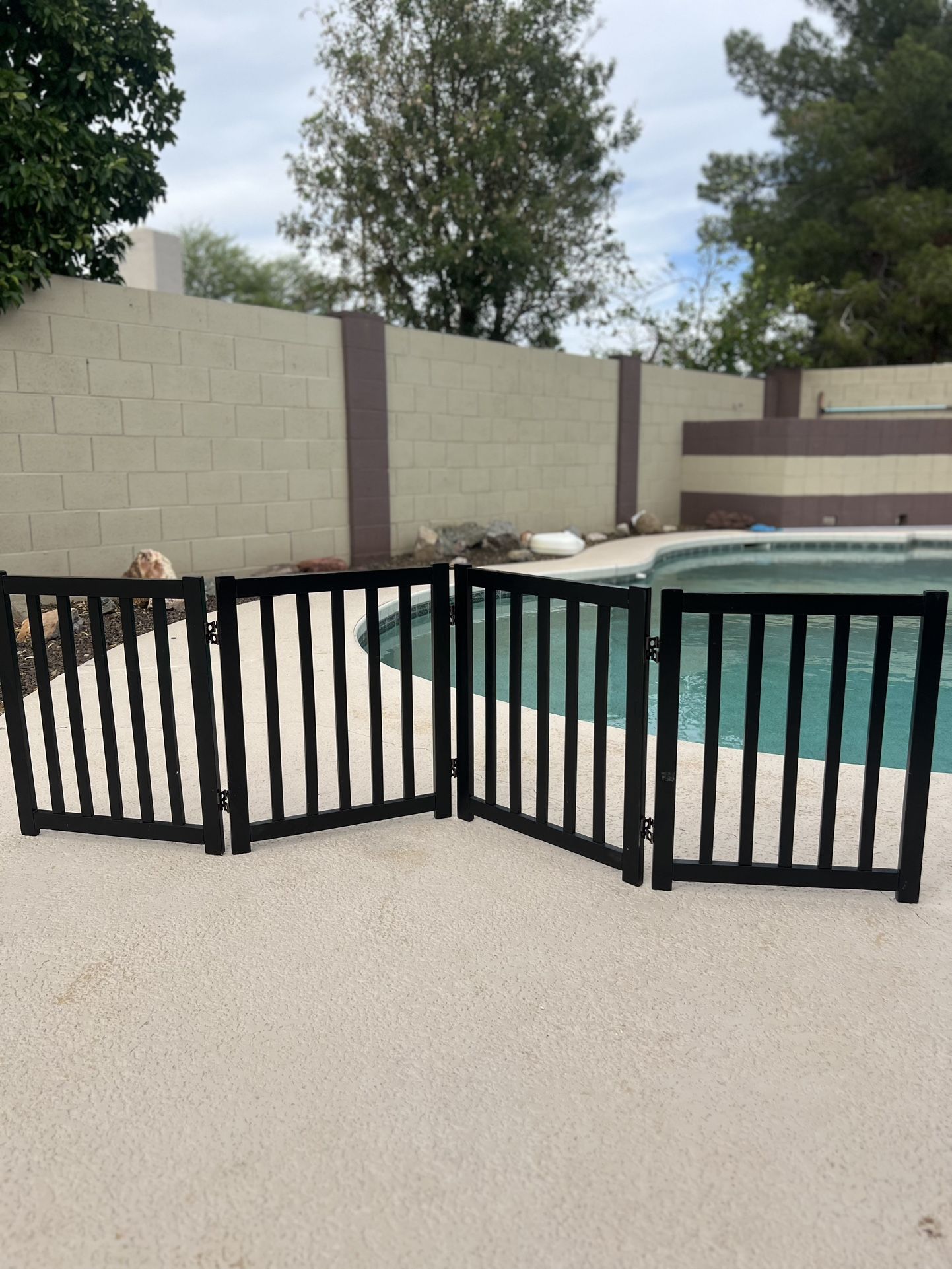 Freestanding Pet Gate