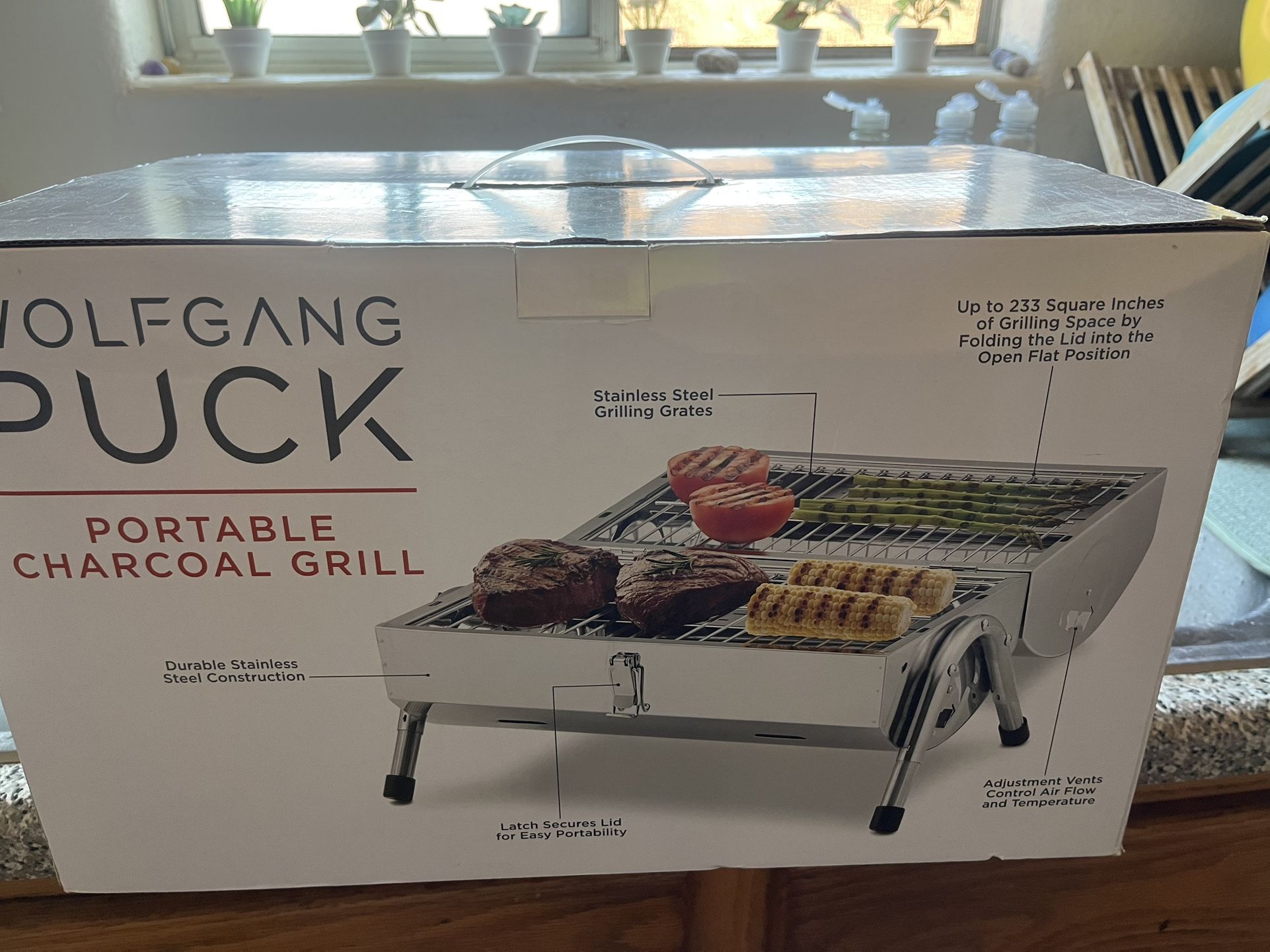 Wolf Gang Puck Portable Charcoal Grill 