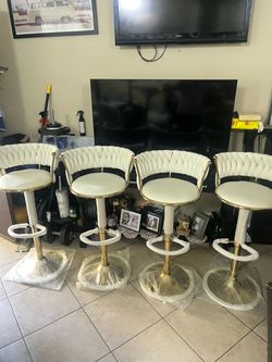 4 bar Stools