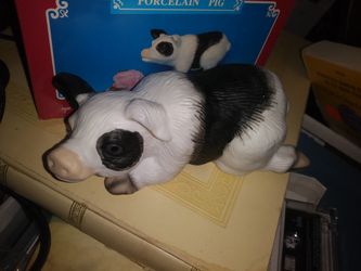 Pig figurine