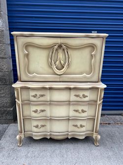 French Provincial 6 drawer highboy chest