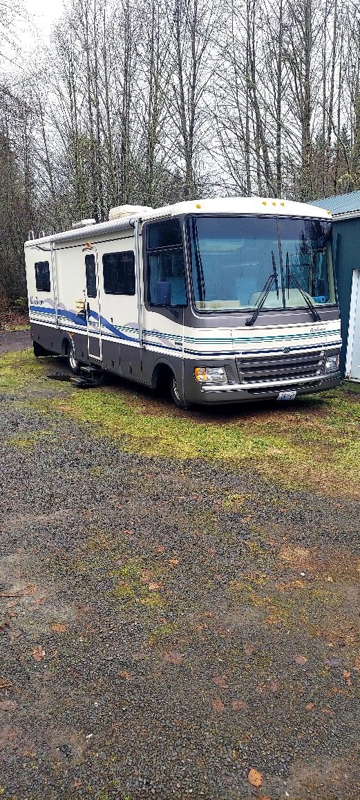 1997 Chevrolet Chassis. Fleetwood.
Pace arrow