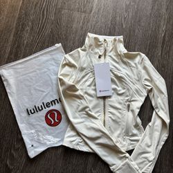 LuLuLemon jacket🍋