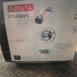 Delta single handle 1-spray tub and shower faucet