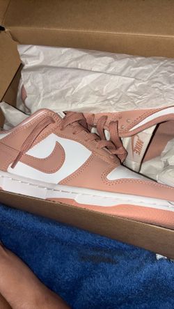 Nike dunks size 7