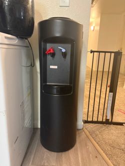 Black top load water dispenser