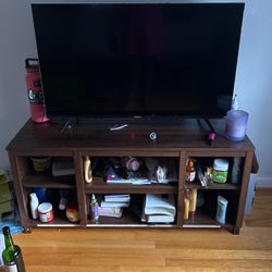 Hisense 43" Smart Tv With Stand 