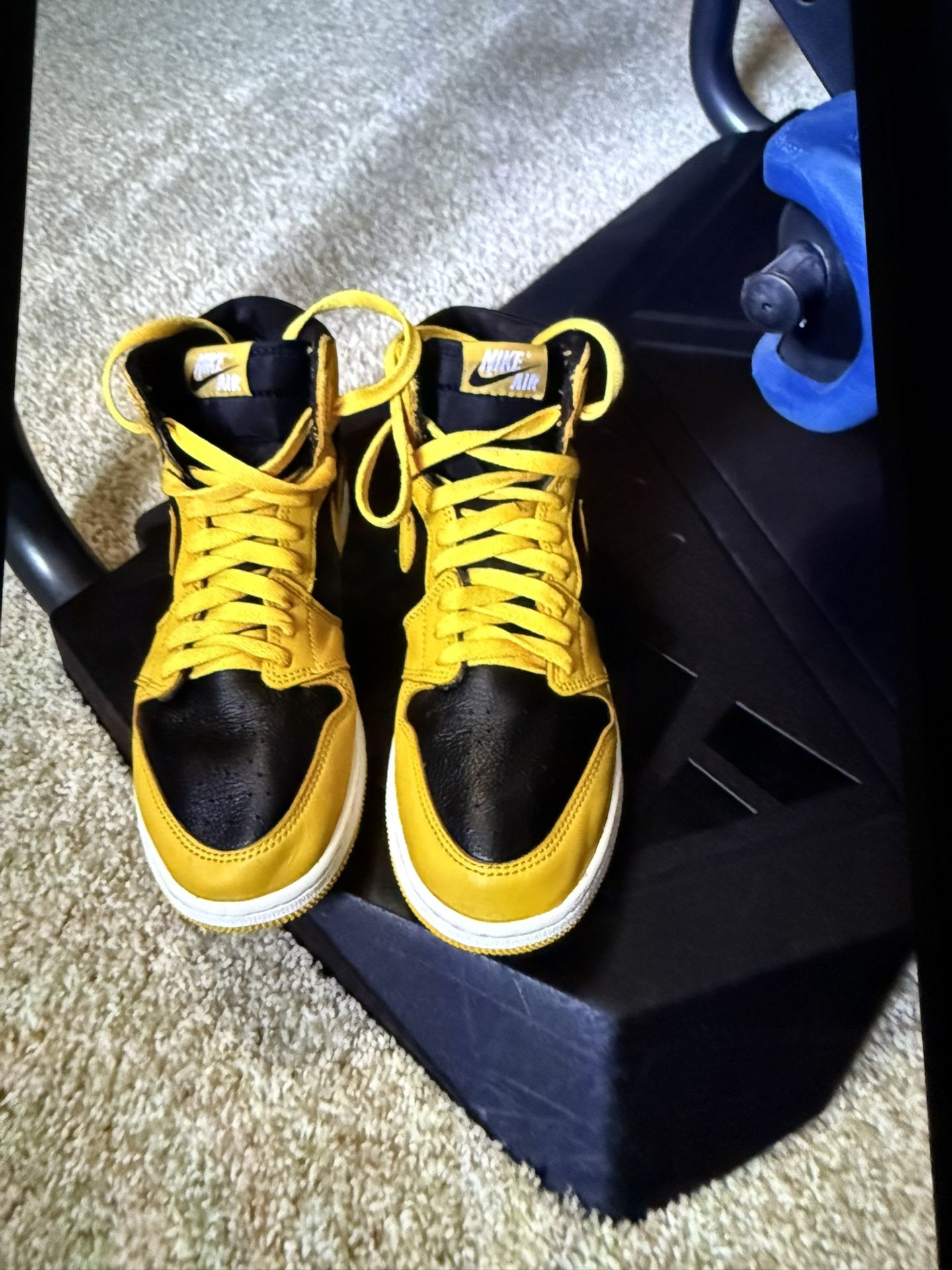 Nike Air Jordan Retro 1 High OG Pollen Yellow Kids 575441-701 Size 7Y Womens 8.5 