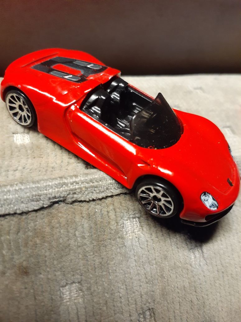 HOTWHEELS RED ON RED SET OF TWO
