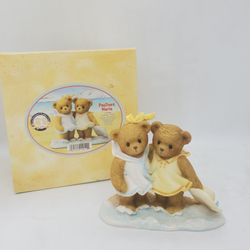 New 2007 Cherished Teddies FIGURINE Paulina Maria LIMITED CT082 MEMBER CLUB NIB EXCLUSIVE

MINT CONDITION,  STORED IN THE BOX, COMES WITH ORIGINAL PAC