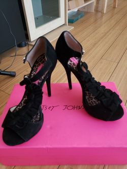 Betsey johnson heels 6M