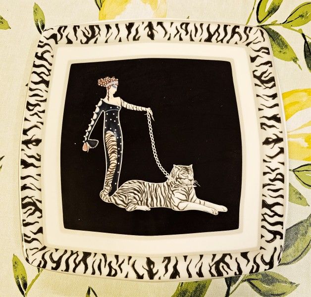 Vintage Art Deco square plate by Italian Ceramic Company. 