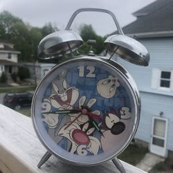 Vintage  Looney Tunes WindUp Alarm Clock