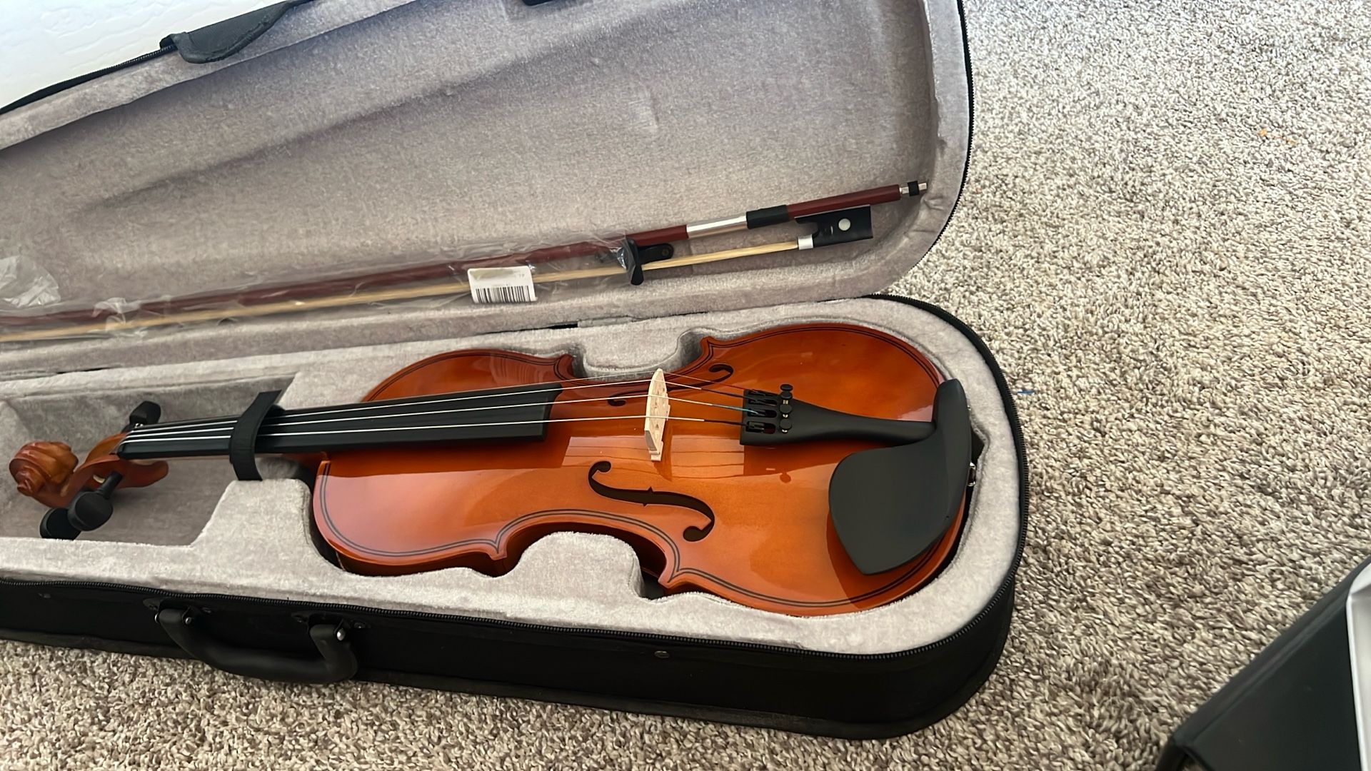 UNBRANDED 4/4 FULL SIZE VIOLIN WITH CASE AND BOW