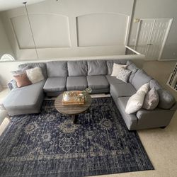 Modern Sectional Couch With Chase