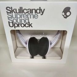 Lot of Brand New Skullcandy Supreme Sound Uprock Corded Headphones in White - 21 Units