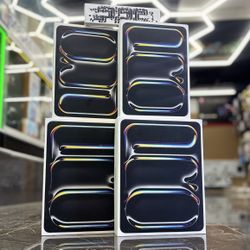 iPad Pro 11” & 13” (Latest Models M4 Chip) Take It Home In Payments/ llévalo a casa en pagos 