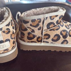 UGG Classic Ultra Mini 