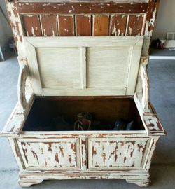 RC Willey - Shoe Bench