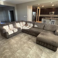 Large like new couch for sale!!!