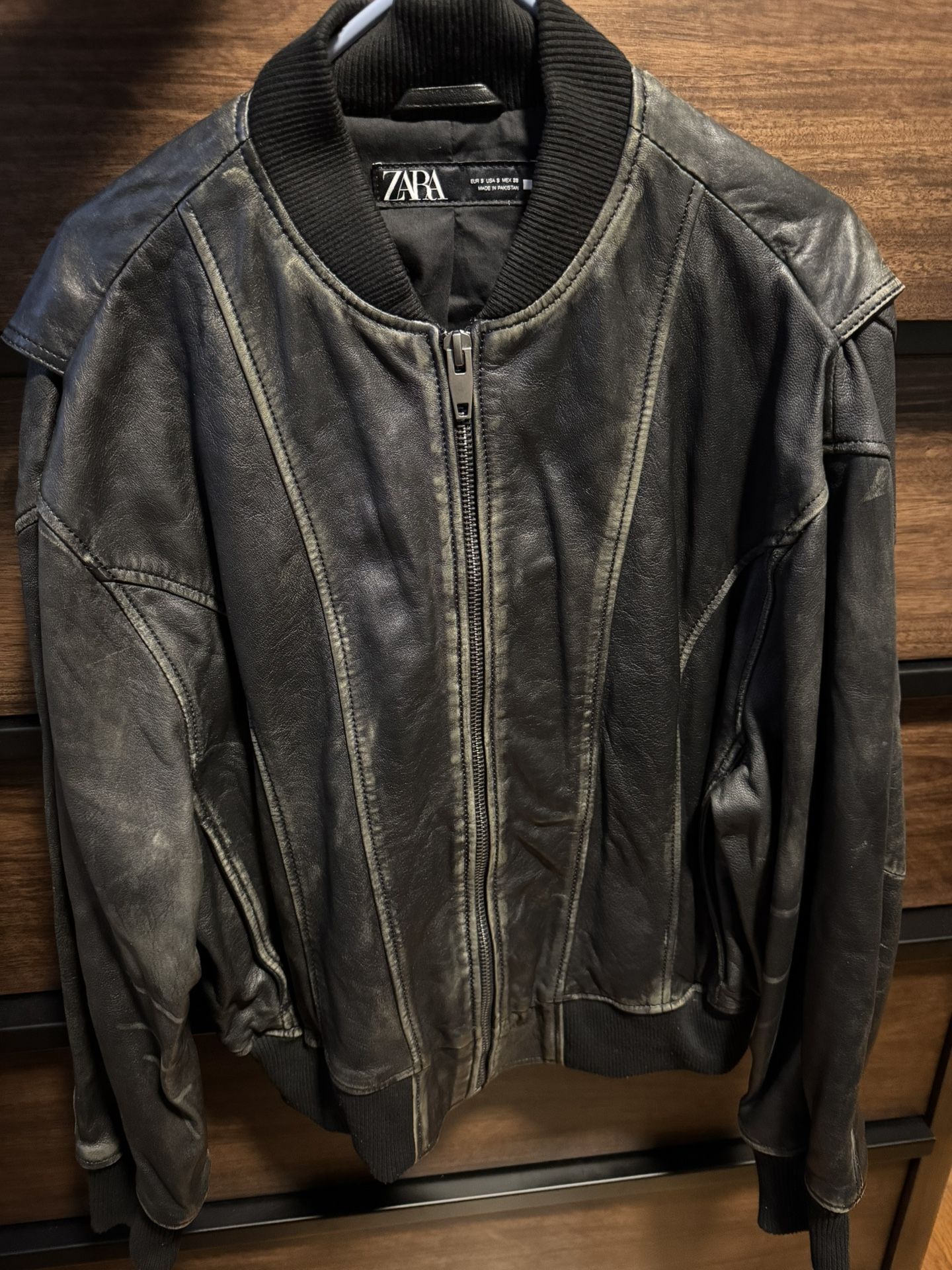 ZARA Distressed Vintage Style Leather Jacket Mens Size Small