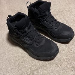 Adidas Terrex Mid Off High Free Hiker Gore-Tex Water Resistant Hiking Shoes Men’s Size 9 1/2 9.5 Worn Twice 