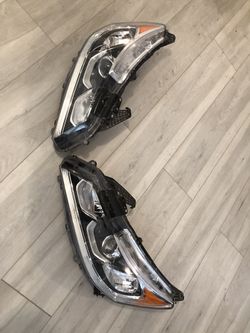 HEAD LIGHT HONDA ACCORD 16-17 Good Condition