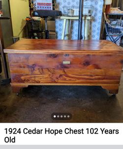 1924 Cedar Hope Chest 102 Years Old