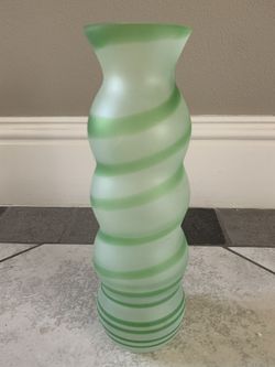 Green Spiral Pattern Vase
