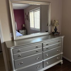 Color Silver,Size California King Bed