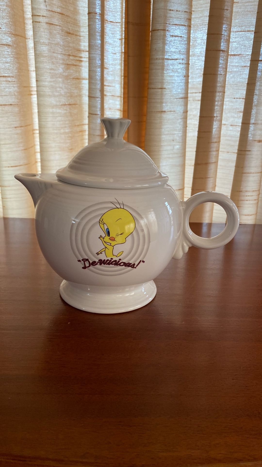 Fiestaware Tweety Bird Teapot - Warner Bros 1994