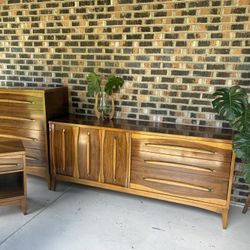 Mid Century Modern Dresser Set (4 Pieces ) 