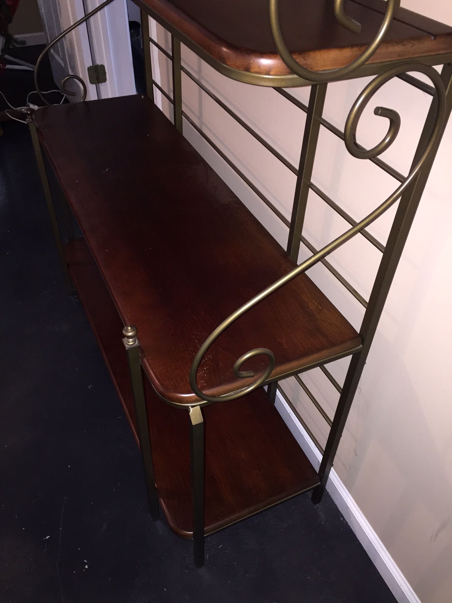 Bakers rack very high quality paid $1200 asking $550