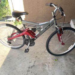 Jeep Comanche 19" Frame Full Suspension Mountain Bike 26" wheels, shimano gears