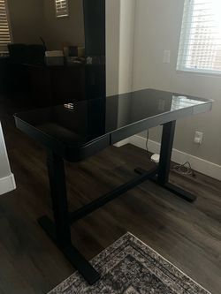 Tresanti Adjustable Height Desk