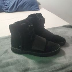 adidas Yeezy Boost 750 Triple Black OG