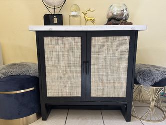 Excellent Condition Sideboard Cabinet