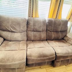 Emerald Home Luxurious and Comfy Electric Recliner on Sale