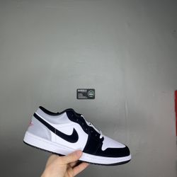 Jordan 1 Low SE White Black Metallic Silver