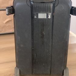 Samsonite Hard Plastic Suitcase With Locks