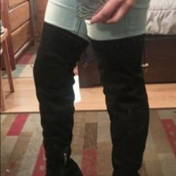 9.5 High Suede Black Boots/Botas Altas 9.5