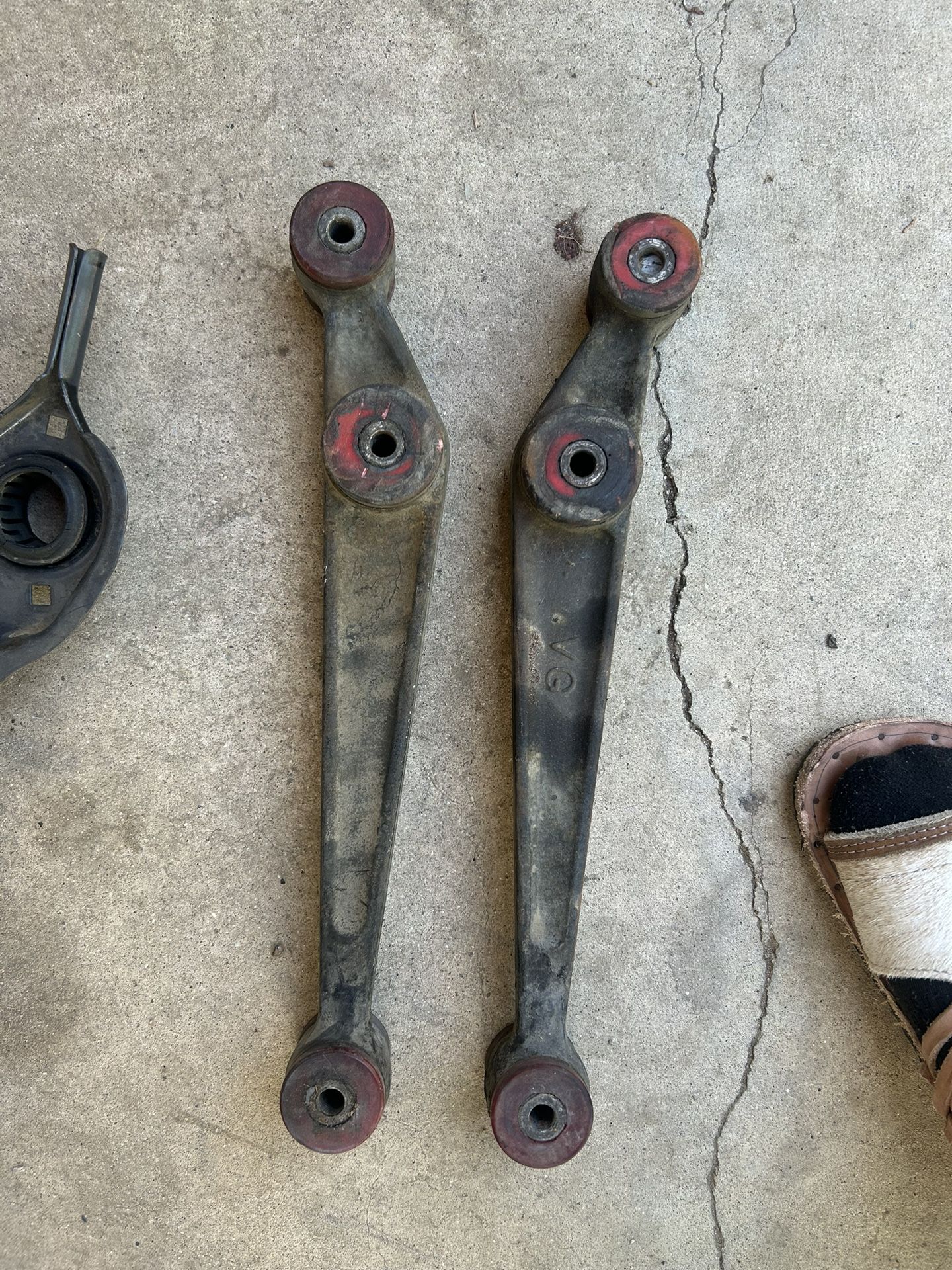 Eg Hatch Control Arms