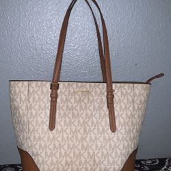 Micheal Kors Purse
