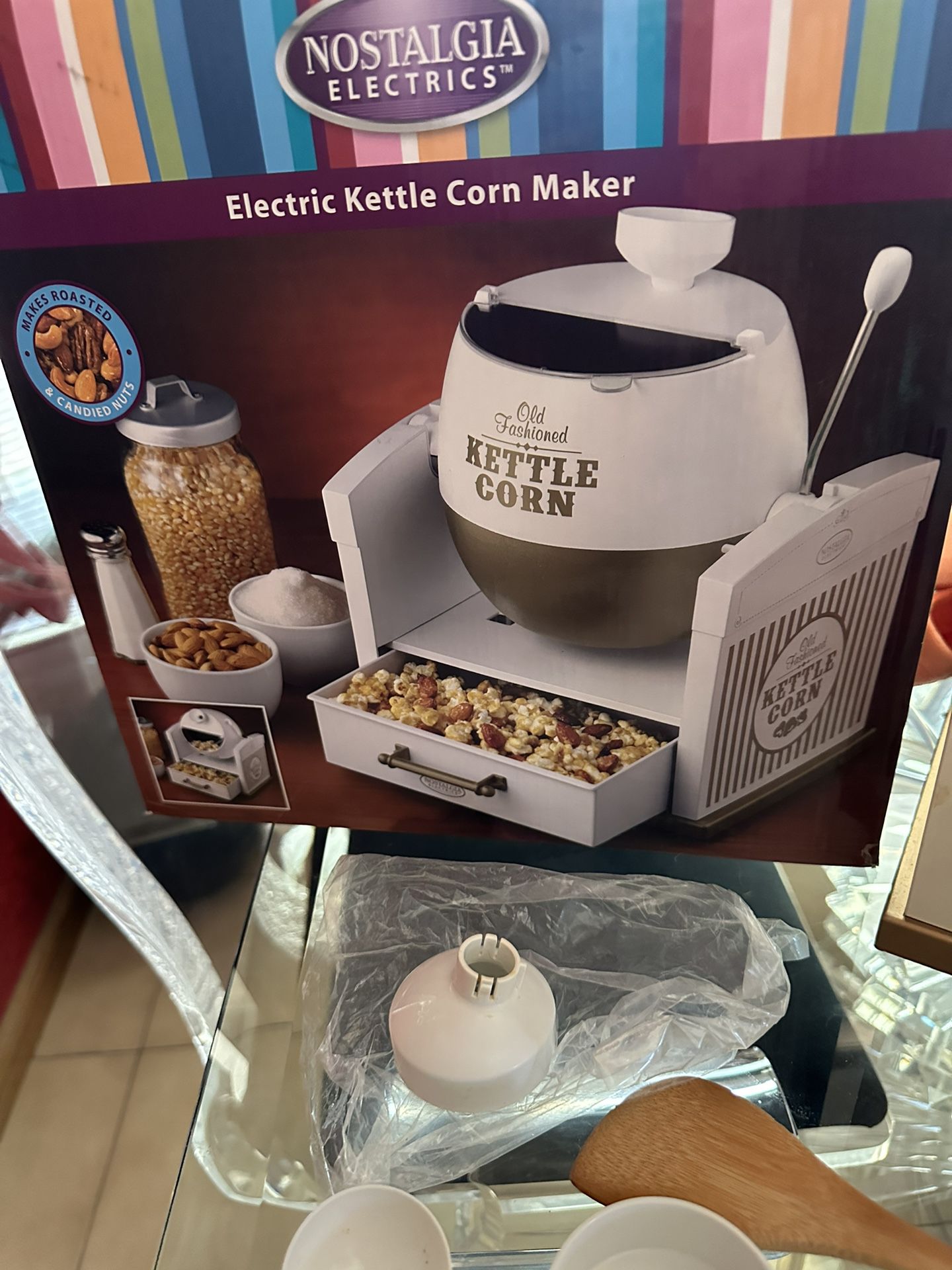 Nostalgia Kettle Corn Popcorn popper & Mix