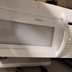 Frigidaire Under The Cabinet Microwave